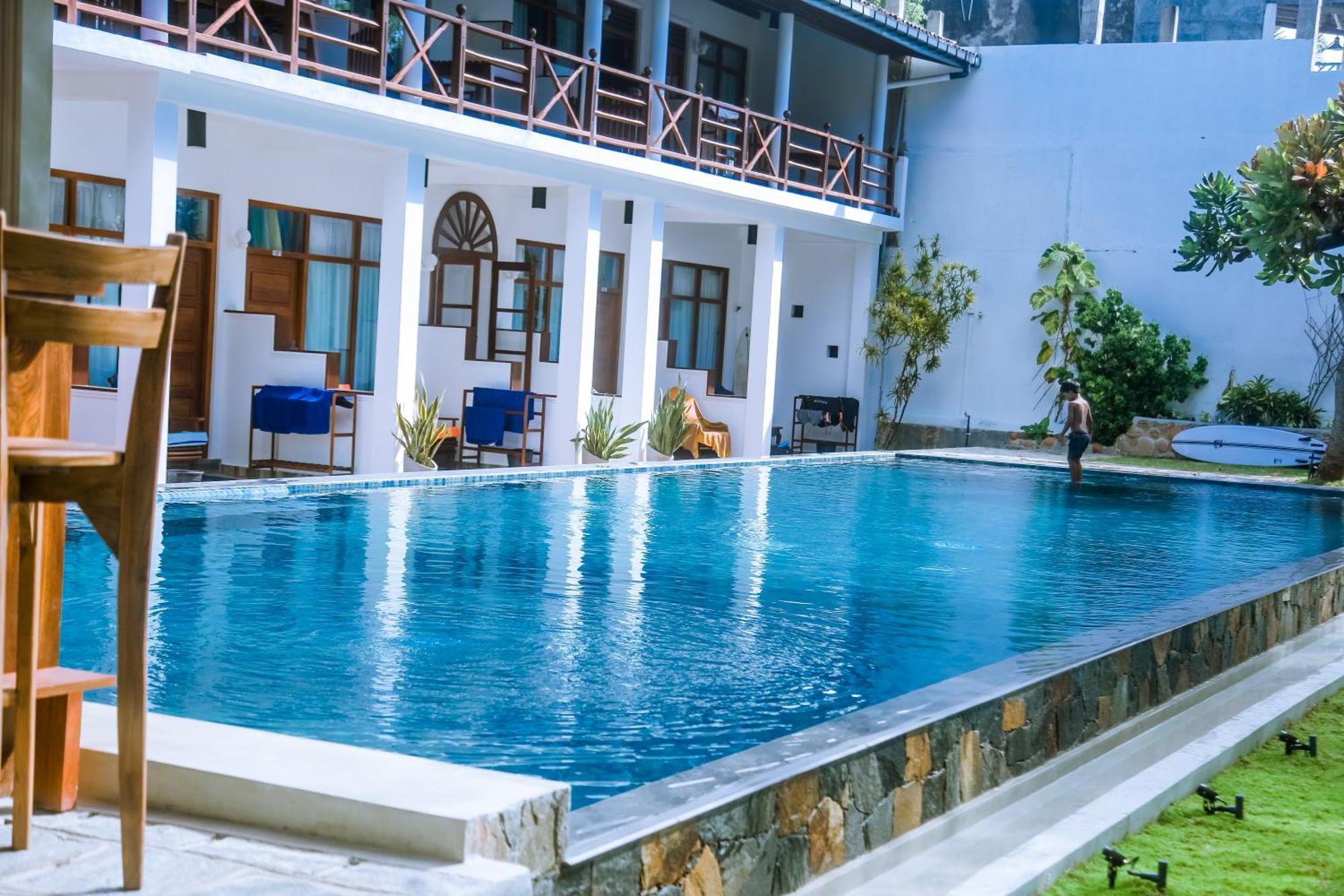 Hotel Surf Sea Breeze Mirissa Exterior foto