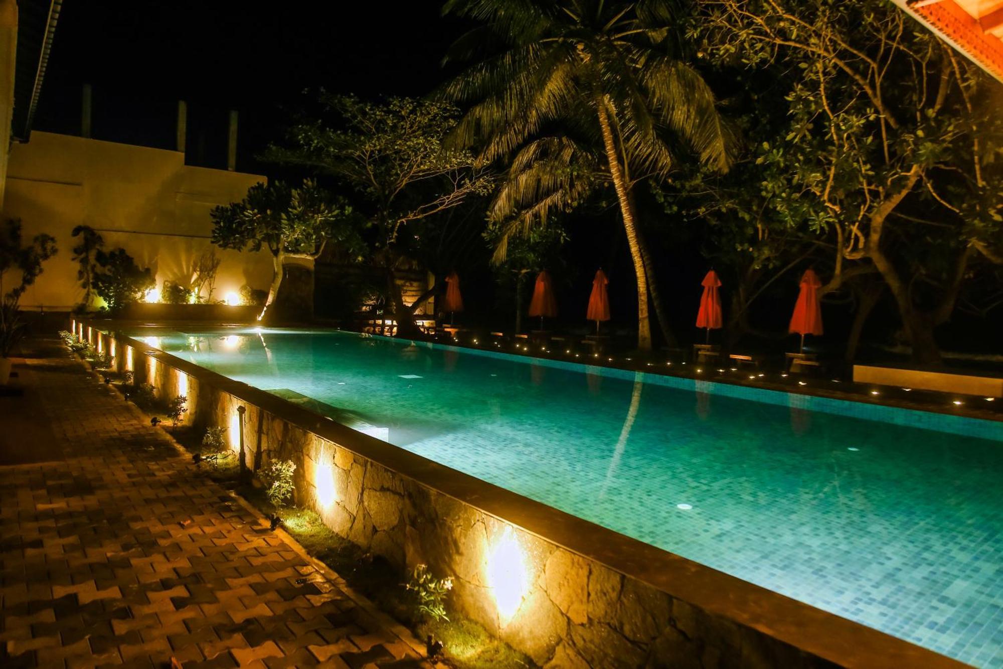 Hotel Surf Sea Breeze Mirissa Exterior foto