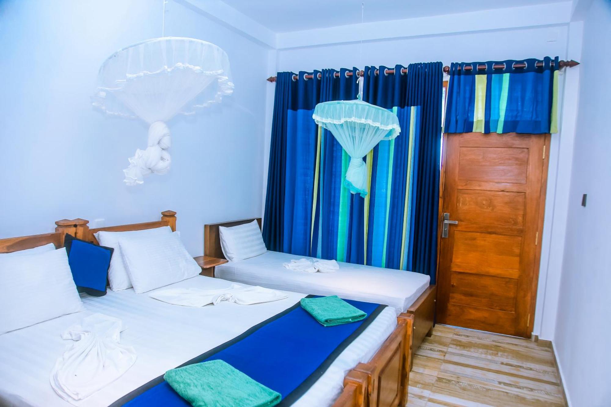 Hotel Surf Sea Breeze Mirissa Exterior foto