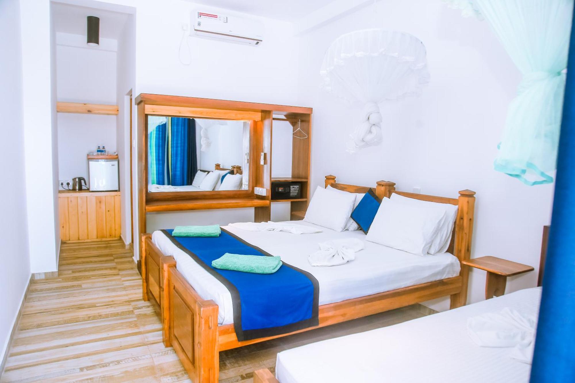 Hotel Surf Sea Breeze Mirissa Exterior foto